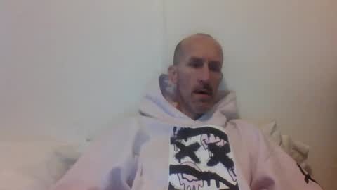 Snapshot of bighugemouthful chatting on 10/12/25, 02:43 Chaz online show from 10/12/25, 02:43