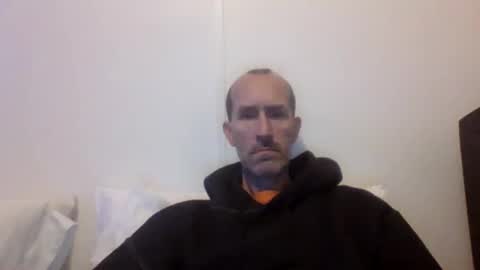 Snapshot of bighugemouthful chatting on 11/13/25, 04:44 Chaz online show from 11/13/25, 04:44