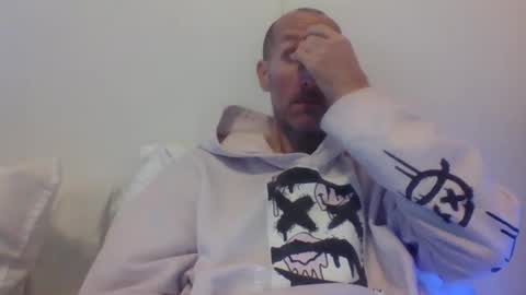 Snapshot of bighugemouthful chatting on 11/19/25, 06:08 Chaz online show from 11/19/25, 06:08