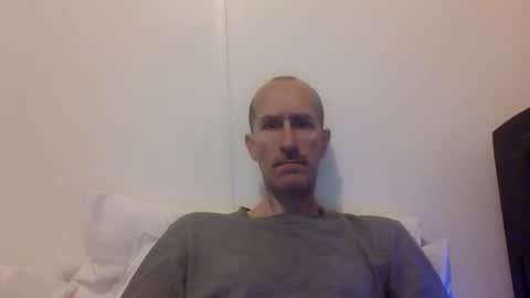 Snapshot of bighugemouthful chatting on 11/25/25, 03:17 Chaz online show from 11/25/25, 03:17