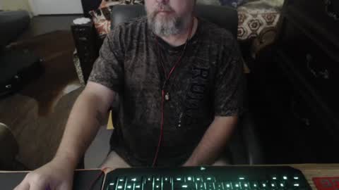 bighugmugg online show from 10/12/25, 04:28