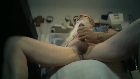 bigjeff01 online show from 11/18/25, 09:52