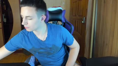 Snapshot of bigmark03 chatting on 01/17/25, 01:24 BigMark03 online show from 01/17/25, 01:24