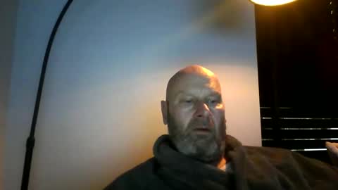 Snapshot of bigmike3339 chatting on 12/14/24, 08:34 bigmike3339 online show from 12/14/24, 08:34