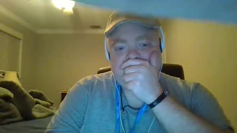 Snapshot of bigred_nyc chatting on 02/05/25, 08:43 Big Red online show from 02/05/25, 08:43