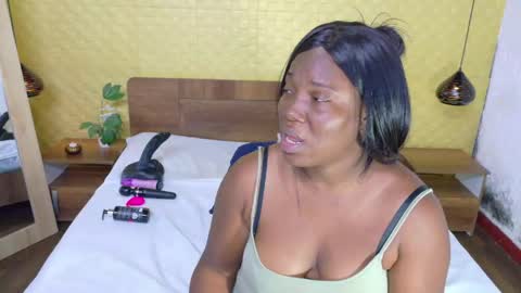 bigroundbooty_ online show from 04/16/26, 08:31