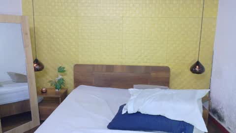 bigroundbooty_ online show from 04/21/26, 08:44