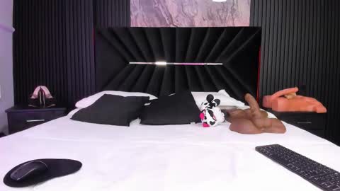 Zayra online show from 11/22/25, 11:09