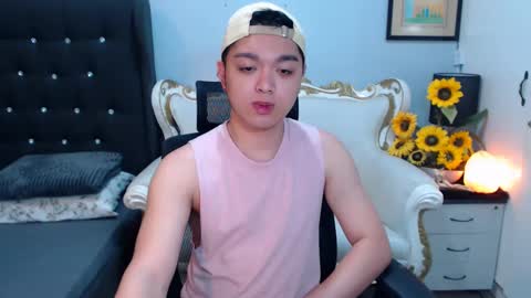 Snapshot of bigshowforyouxx chatting on 02/22/25, 07:23 Jay online show from 02/22/25, 07:23