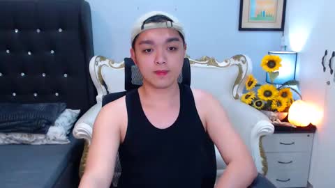 Snapshot of bigshowforyouxx chatting on 02/24/25, 10:37 Jay online show from 02/24/25, 10:37