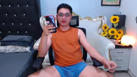 Snapshot of bigshowforyouxx chatting on 02/25/25, 02:22 Jay online show from 02/25/25, 02:22