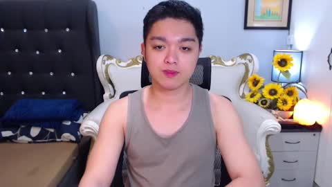Snapshot of bigshowforyouxx chatting on 03/02/25, 07:32 Jay online show from 03/02/25, 07:32