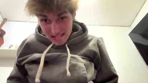 bigskinnyboyshh online show from 12/24/24, 03:38