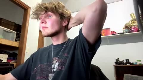 bigskinnyboyshh online show from 10/28/25, 10:34