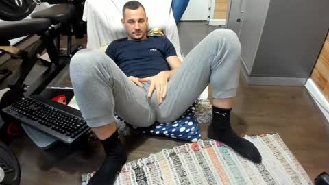 Snapshot of bigsshark chatting on 01/08/25, 10:15 bigsshark online show from 01/08/25, 10:15