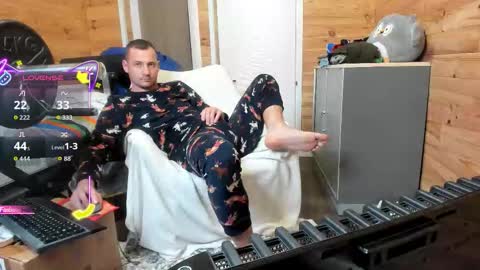 Snapshot of bigsshark chatting on 10/20/25, 07:03 bigsshark online show from 10/20/25, 07:03