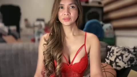 Yna     online show from 01/15/25, 12:19