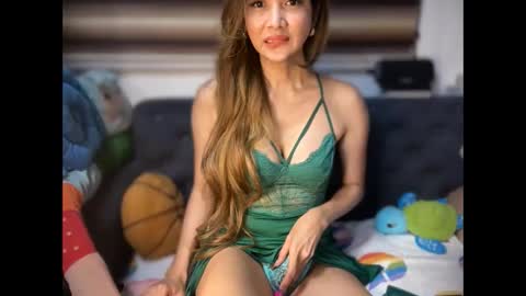 Yna     online show from 04/17/26, 08:12