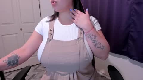 Snapshot of bigt3ti chatting on 01/16/25, 01:37 Nubia online show from 01/16/25, 01:37