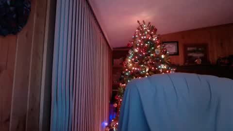 Snapshot of bigthicksatisfying2 chatting on 12/20/24, 08:28 bigthicksatisfying2 online show from 12/20/24, 08:28