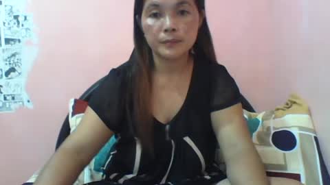Snapshot of bigtits_24 chatting on 06/18/26, 12:22 bigtits_24 online show from 06/18/26, 12:22