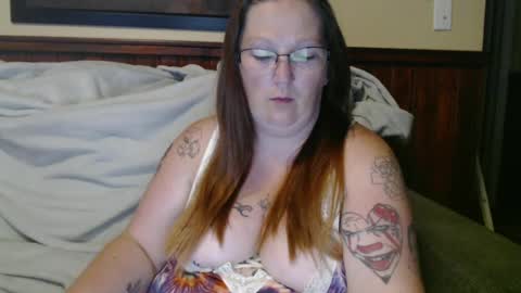 Snapshot of bigtitsgirl9991 chatting on 07/21/26, 03:20 Kim online show from 07/21/26, 03:20