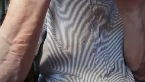 Snapshot of bigukphallus chatting on 06/07/26, 03:05 bigukphallus online show from 06/07/26, 03:05