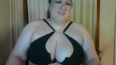 Snapshot of bigwheeliestyle chatting on 10/07/25, 03:25 Lady of the WHEEL online show from 10/07/25, 03:25