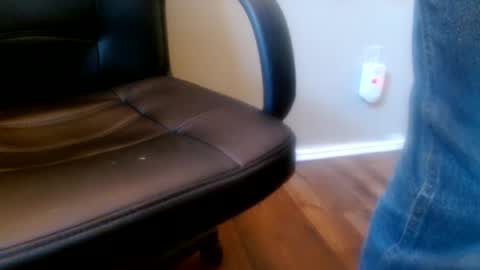 Snapshot of bijhoyle chatting on 12/03/24, 04:17 james online show from 12/03/24, 04:17