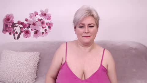Snapshot of bijouceline chatting on 02/01/25, 11:37 Celine online show from 02/01/25, 11:37