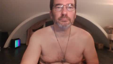 Snapshot of bikertom1988 chatting on 12/26/24, 05:30 bikertom1988 online show from 12/26/24, 05:30