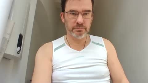 Snapshot of bikertom1988 chatting on 02/02/25, 11:30 bikertom1988 online show from 02/02/25, 11:30