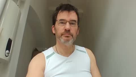 Snapshot of bikertom1988 chatting on 02/16/25, 12:10 bikertom1988 online show from 02/16/25, 12:10