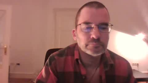 Snapshot of bikertom1988 chatting on 02/23/25, 01:13 bikertom1988 online show from 02/23/25, 01:13