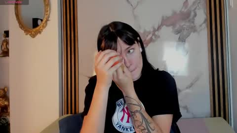 bilie__eilish online show from 04/21/26, 11:38