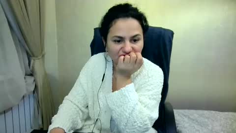 Snapshot of bililay chatting on 12/06/24, 10:52 DOM NIKA online show from 12/06/24, 10:52