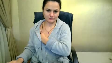 Snapshot of bililay chatting on 12/07/24, 11:12 DOM NIKA online show from 12/07/24, 11:12