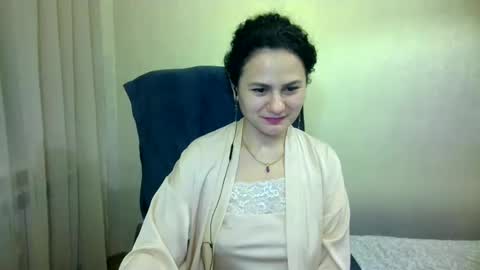 Snapshot of bililay chatting on 12/15/24, 10:47 DOM NIKA online show from 12/15/24, 10:47