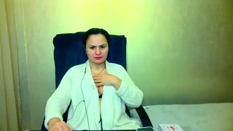 Snapshot of bililay chatting on 02/13/25, 11:04 DOM NIKA online show from 02/13/25, 11:04