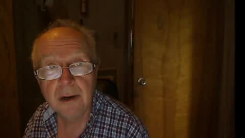 Snapshot of bill_25061 chatting on 06/06/26, 01:38 bill_25061 online show from 06/06/26, 01:38