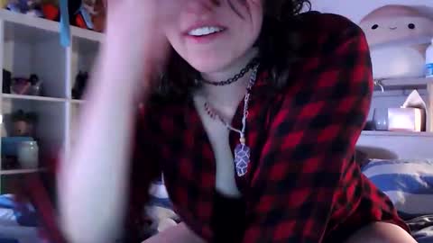 Billie Wilde twitter BillieWildeLove online show from 12/04/25, 11:57