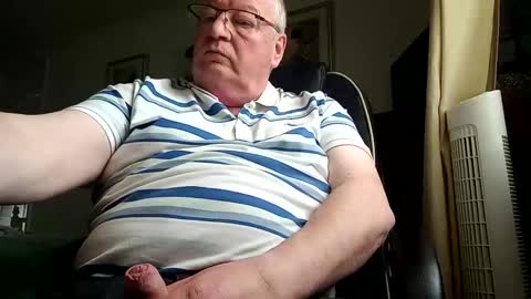 Snapshot of billlllllyb chatting on 04/21/26, 10:10 billlllllyb online show from 04/21/26, 10:10