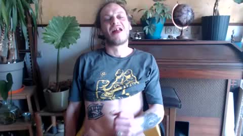 Snapshot of billy_fingercut chatting on 02/25/25, 07:42 Billy FingerCut online show from 02/25/25, 07:42