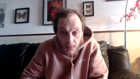 Snapshot of billy_fingercut chatting on 03/10/25, 07:42 Billy FingerCut online show from 03/10/25, 07:42