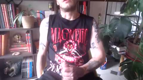 Snapshot of billy_fingercut chatting on 10/04/25, 09:40 Billy FingerCut online show from 10/04/25, 09:40
