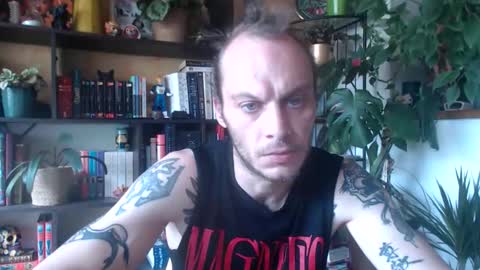 Snapshot of billy_fingercut chatting on 10/06/25, 11:29 Billy FingerCut online show from 10/06/25, 11:29