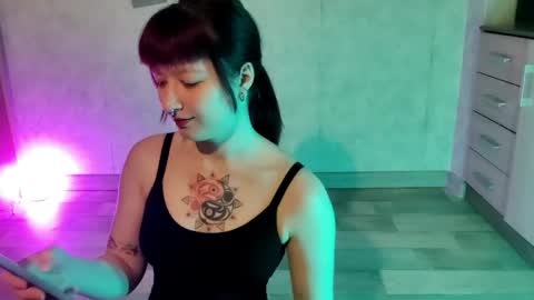 Bella online show from 04/23/26, 08:11