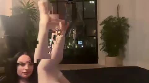 Snapshot of bimbodoll18 chatting on 09/27/25, 10:37 bimbodoll18 online show from 09/27/25, 10:37