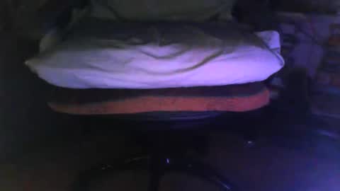 Snapshot of binder2122 chatting on 05/08/26, 05:51 binder2122 online show from 05/08/26, 05:51