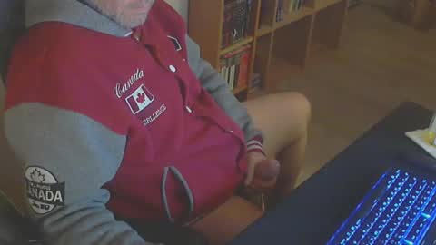 Snapshot of biparislove chatting on 12/29/24, 07:22 BigDick online show from 12/29/24, 07:22